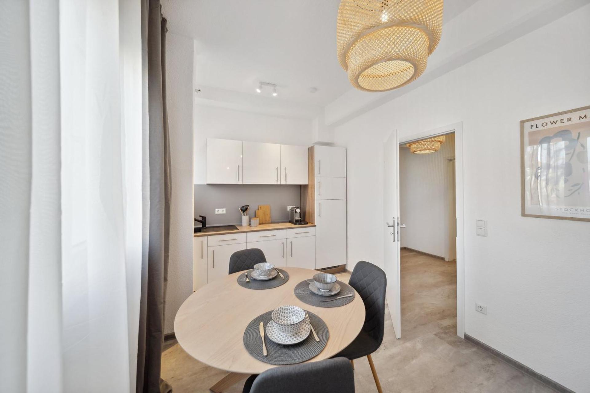 Ruhige Lage, Gute Anbindung, Frisch Renoviert Lägenhet Fellbach Exteriör bild